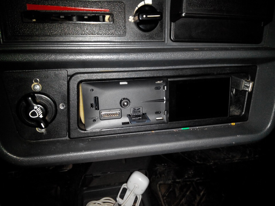 Прикупив автомагнітолу Parrot Asteroid Classic :) 5
