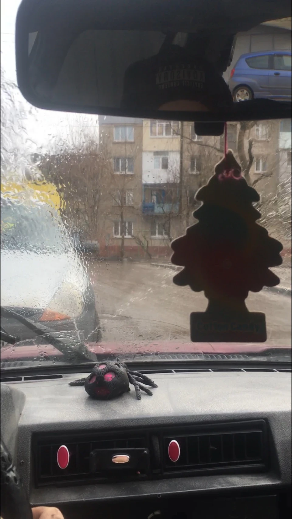 Пішла ремонтувати старт, а полагодила омивач.