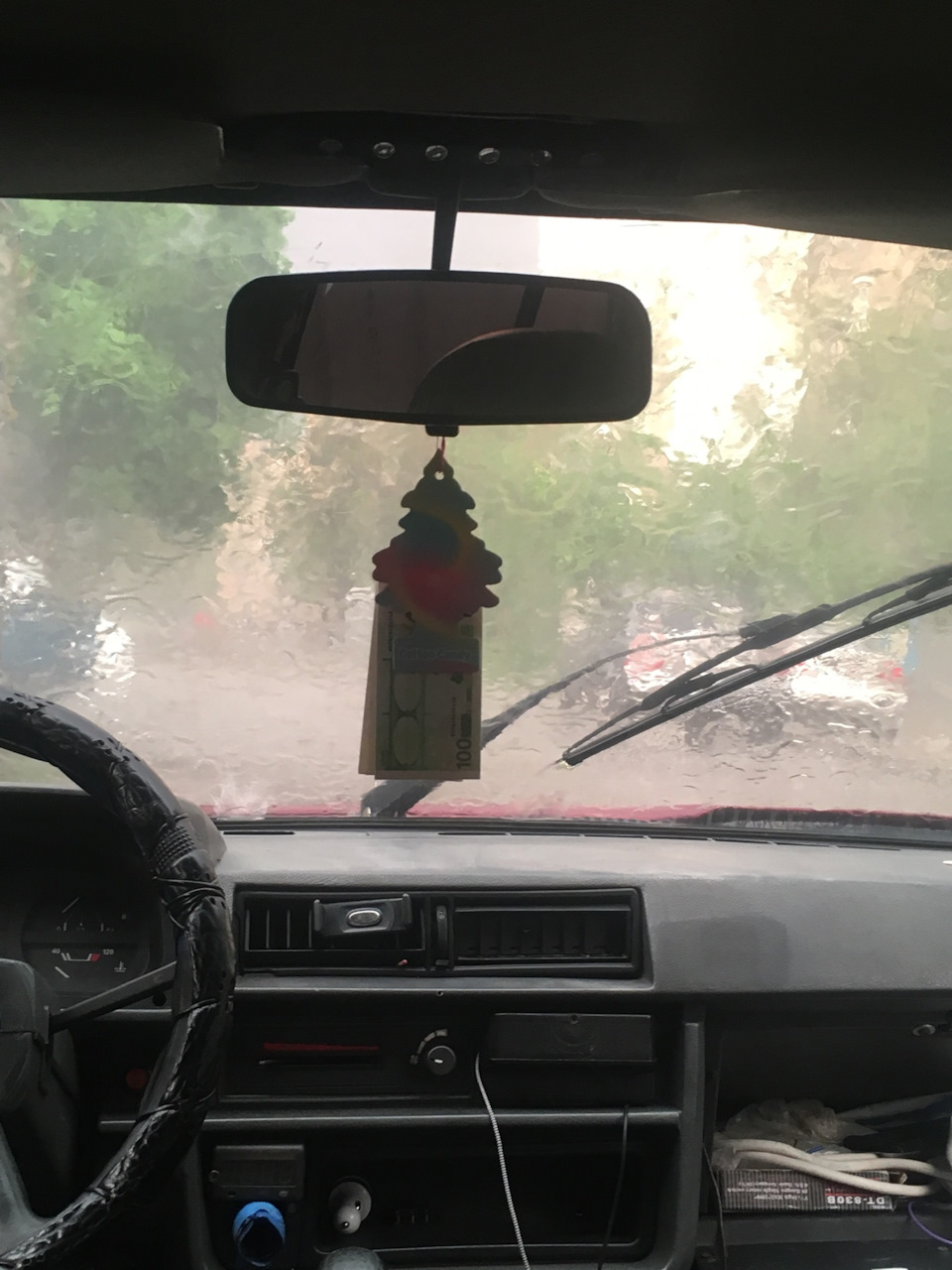 Просто потрапила під зливу 2