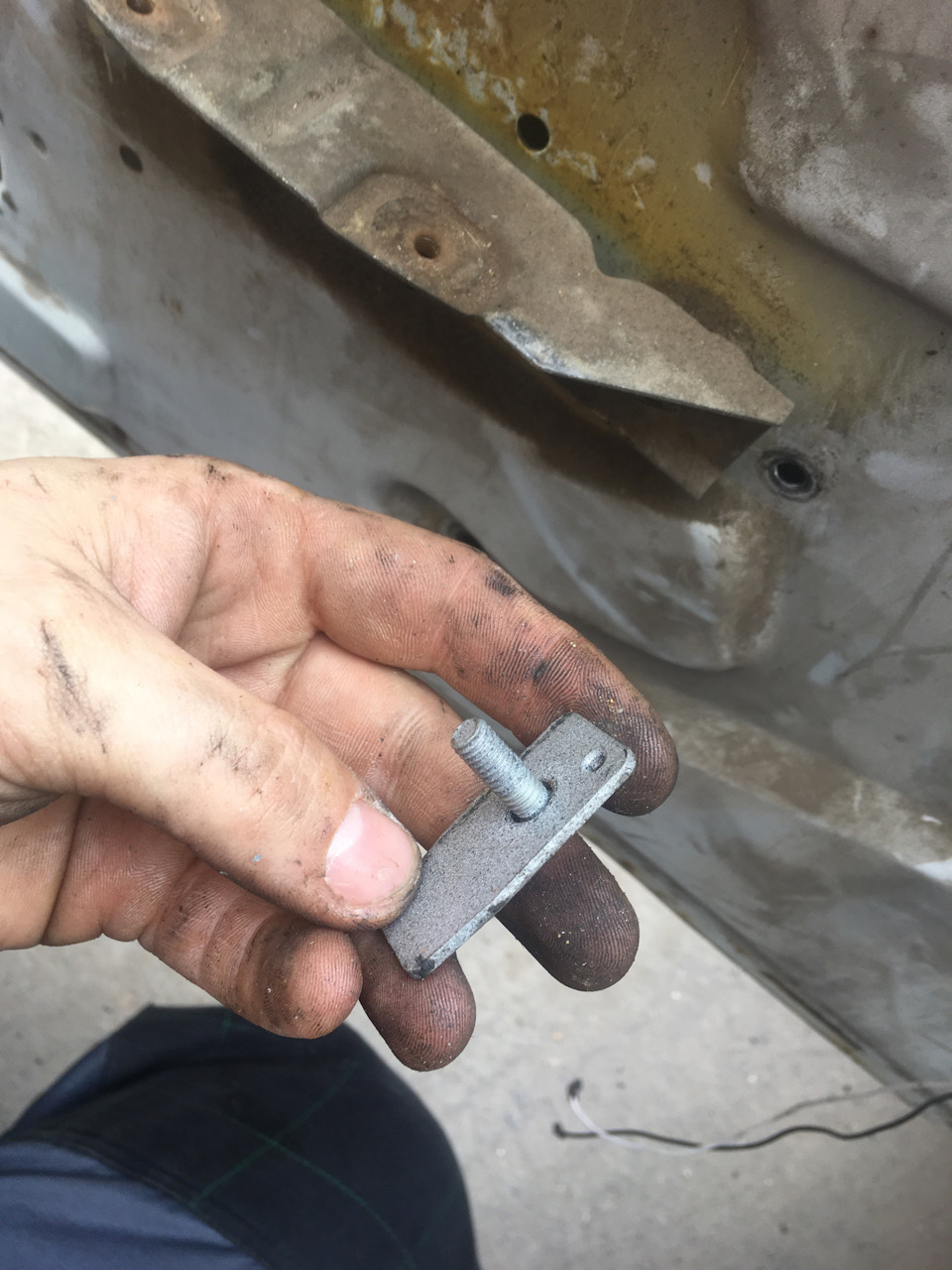 Ревізія лівих дверей. Доробка крана ГАЗелі 3