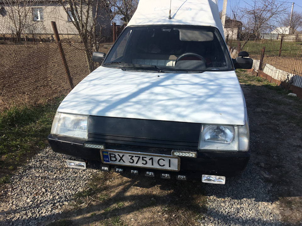 Значок ЗАЗ 2