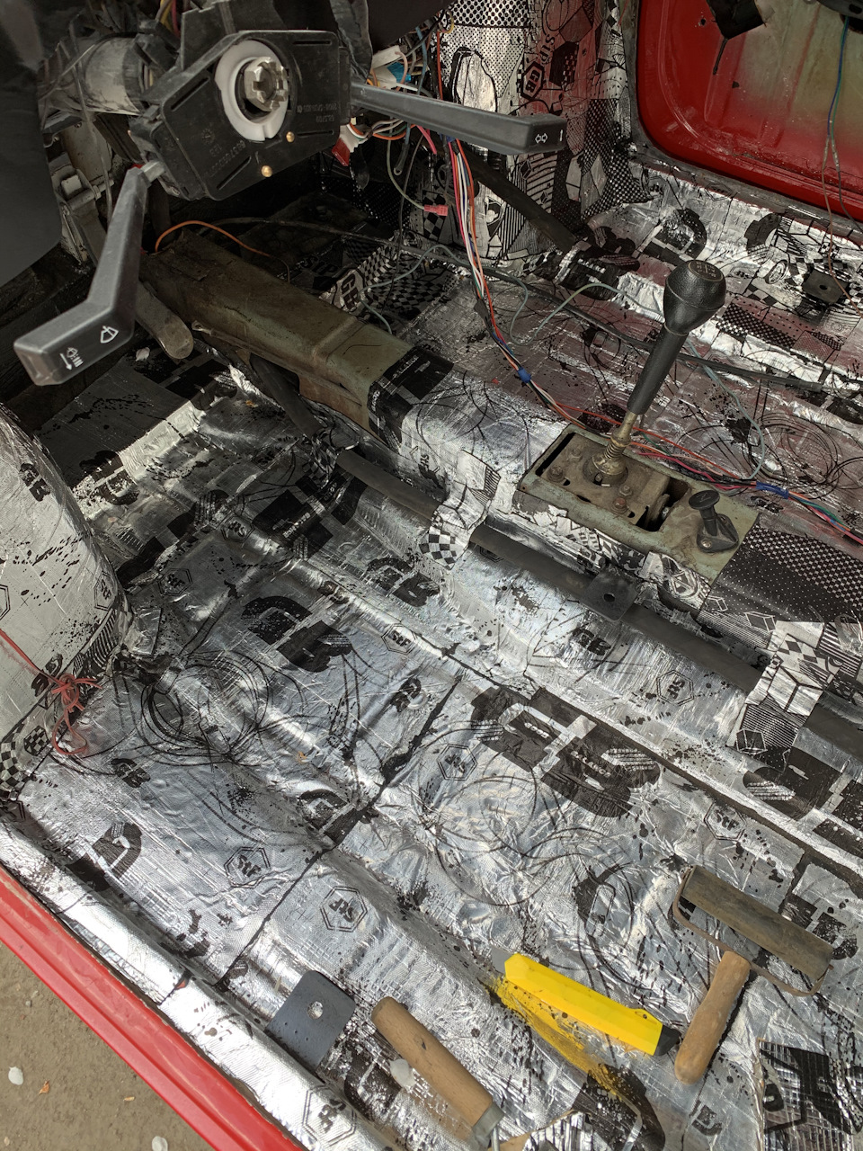 Заз 965 шумоізоляція, протягнув магістраль для пічки . 4