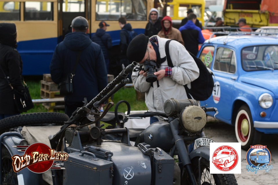 OLD CAR LAND 2016 2