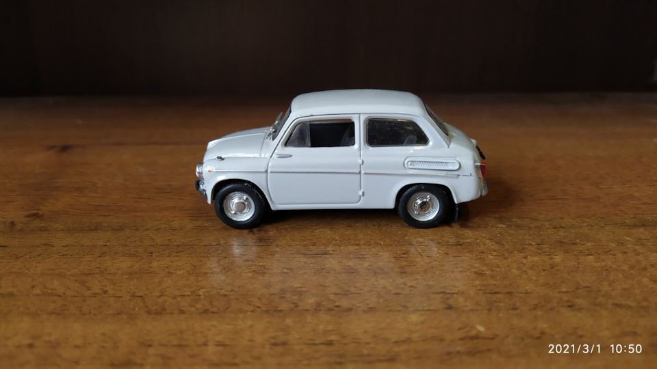 Моделька ЗАЗ-965 або сірий мікро Чарлік. 5