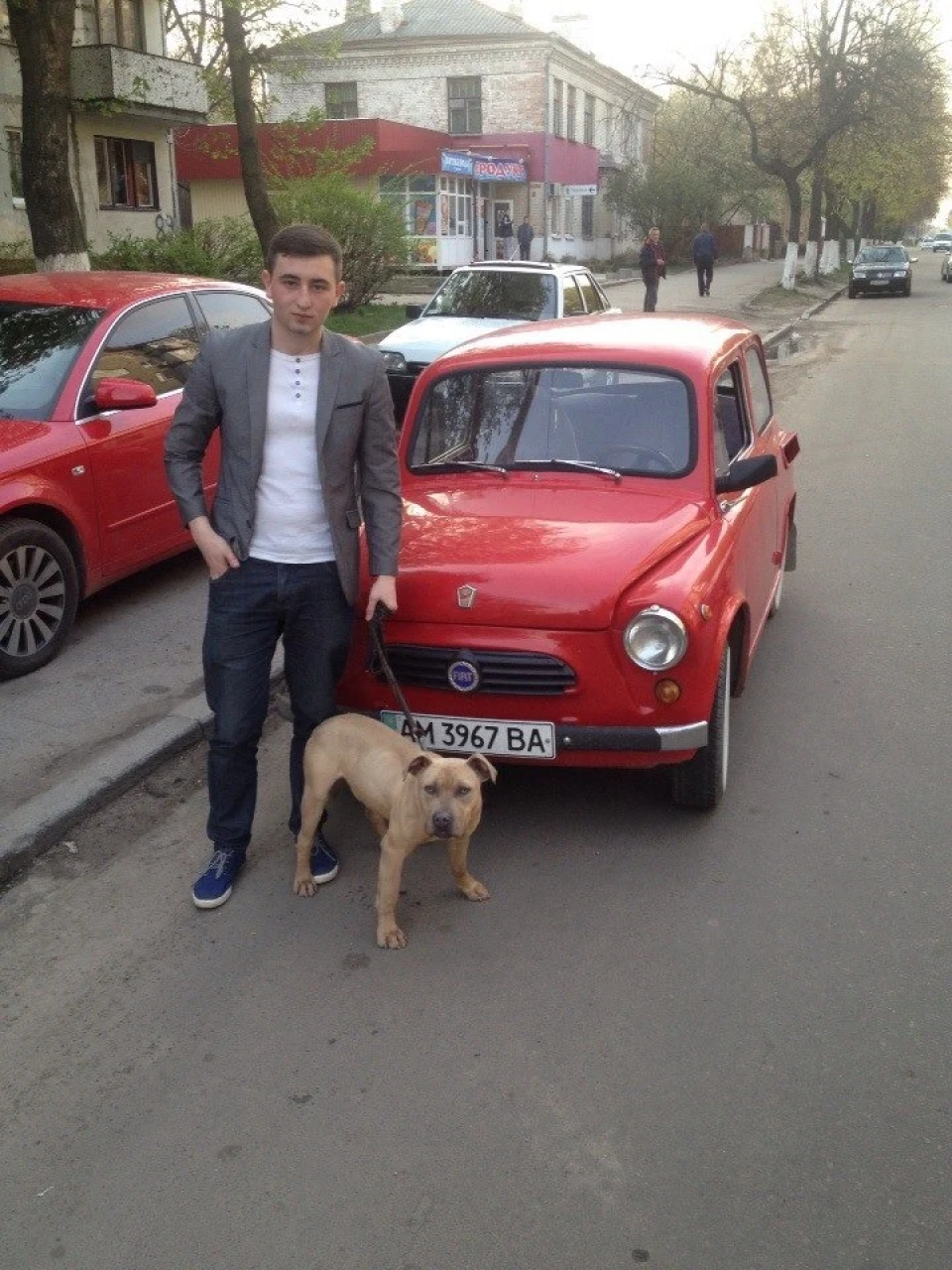 не багато тіл, що позують у дракончика