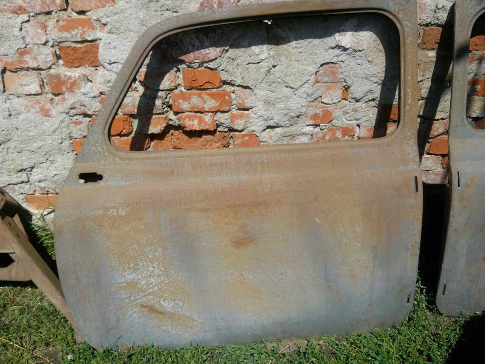 Купив дві нові двері та пороги 1