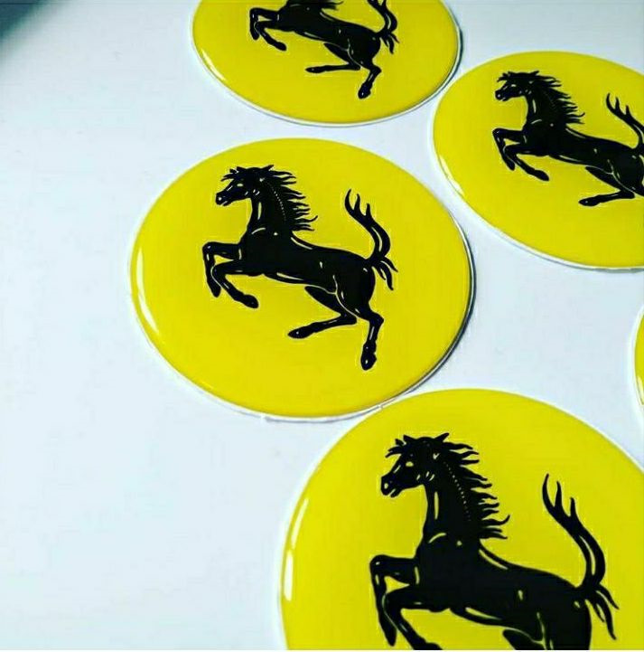 знак на ZAZ у стилі Ferrari 3