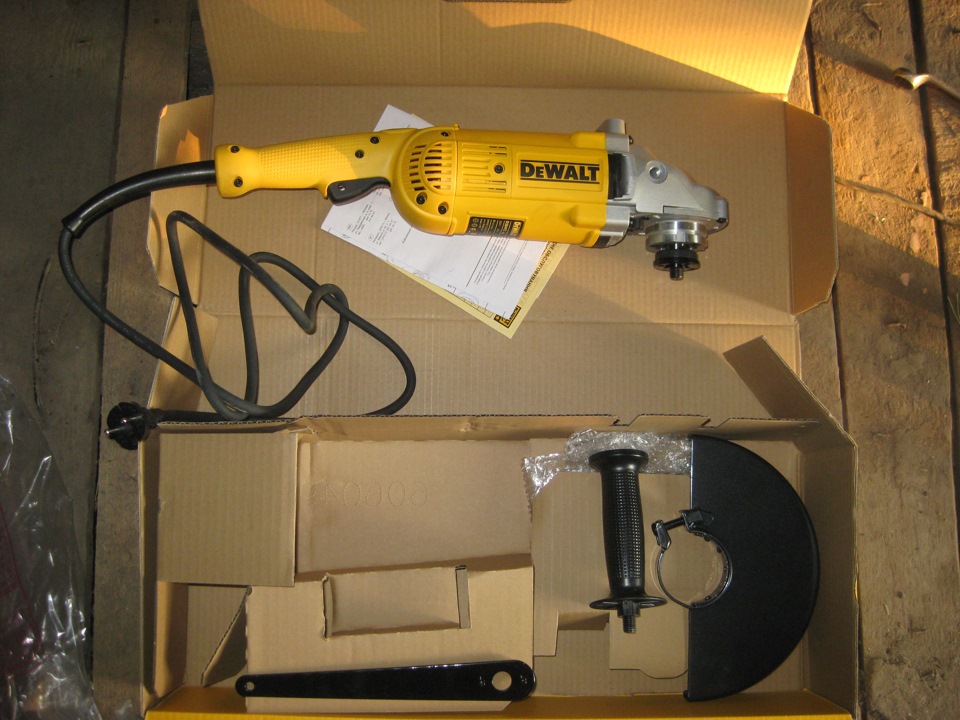 DeWALT 1