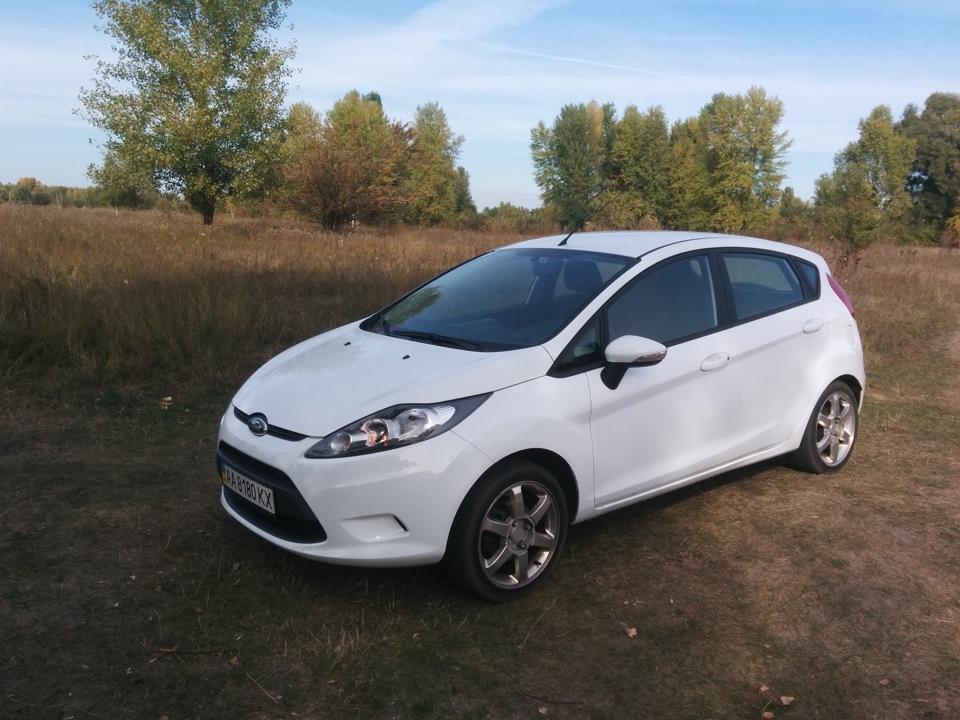 Продаю свій поджоп Ford fiesta 2011 1.25 1