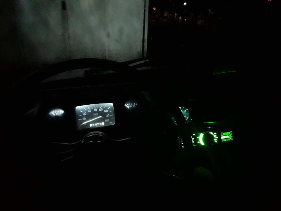 Поставив LED лампочки у габарити 4