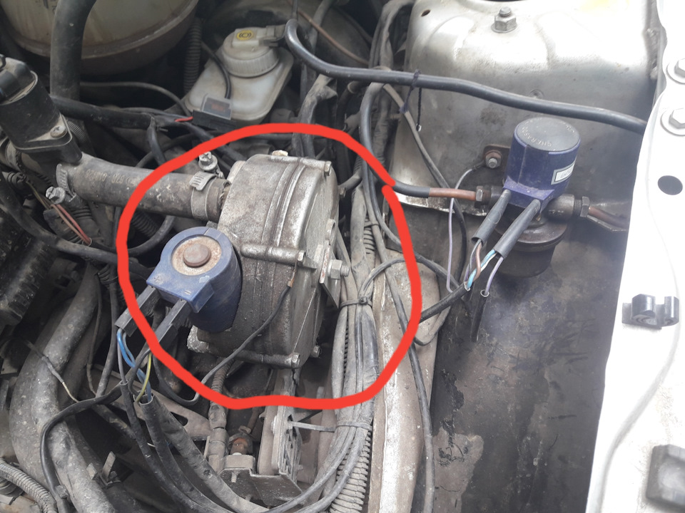 Смердить газом (Opel corsa) 1