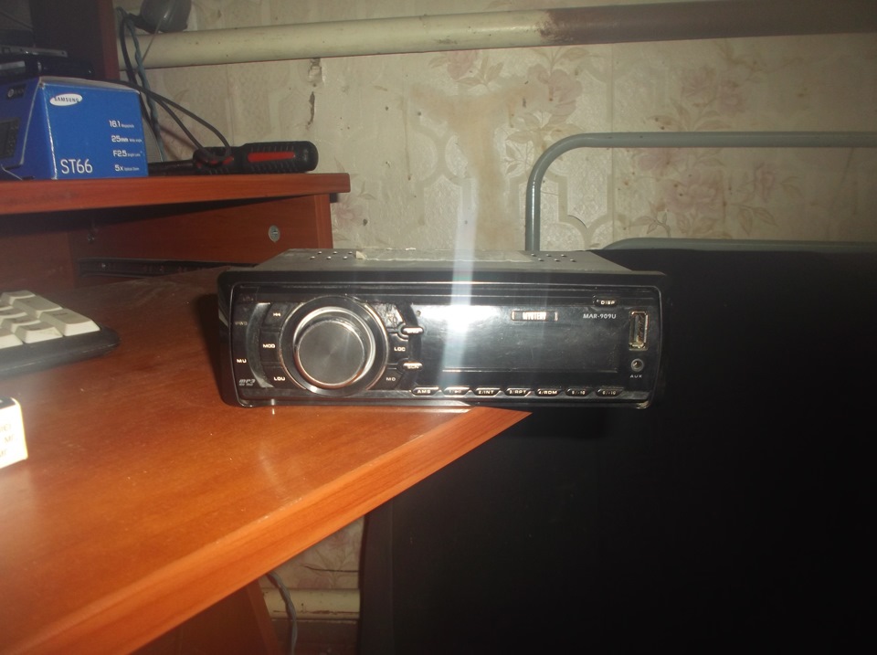 Пару фоток моєї музики яку ставитиму 4