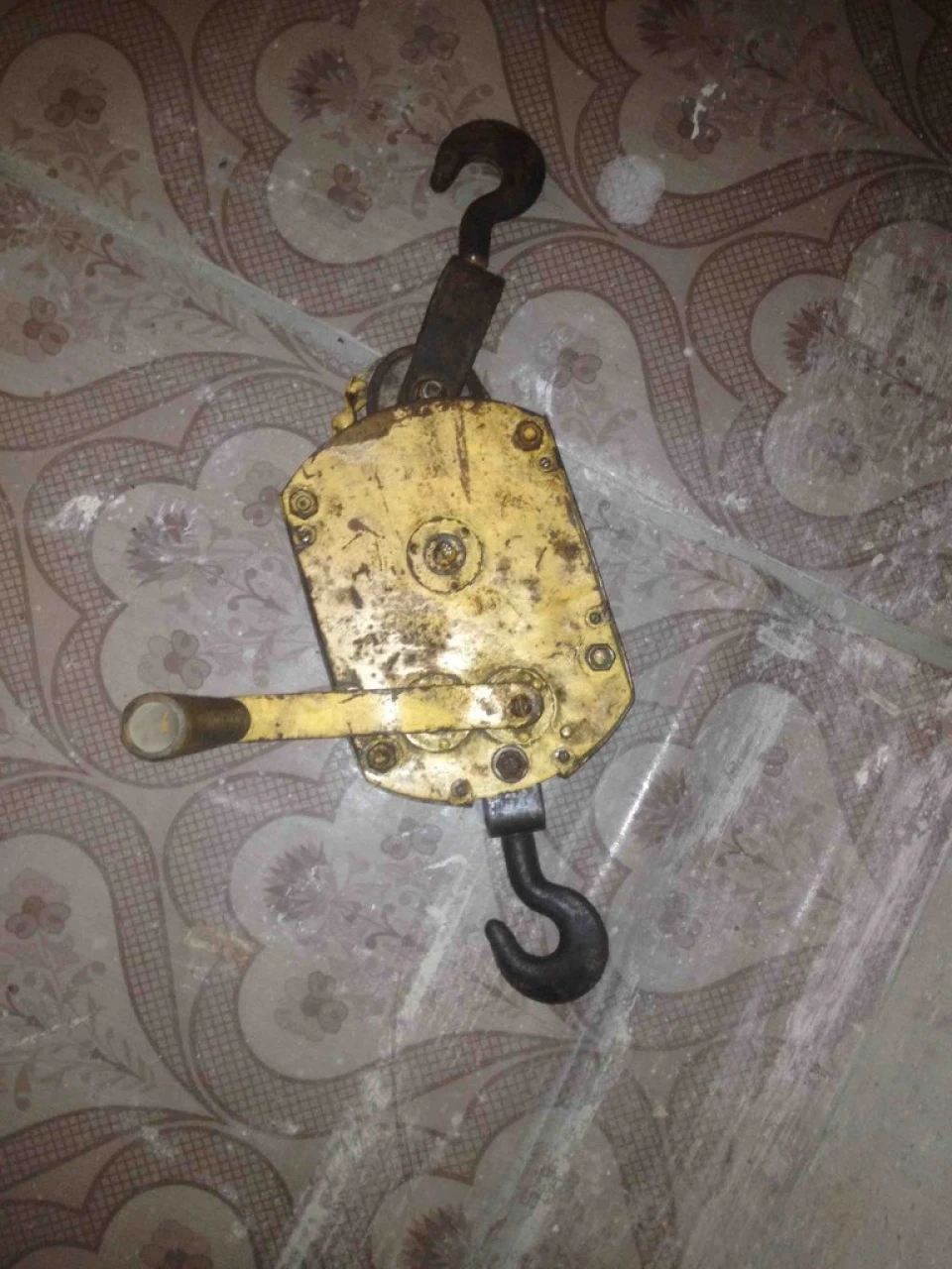 Двигун після миття та дрібний огляд навісного обладнання.