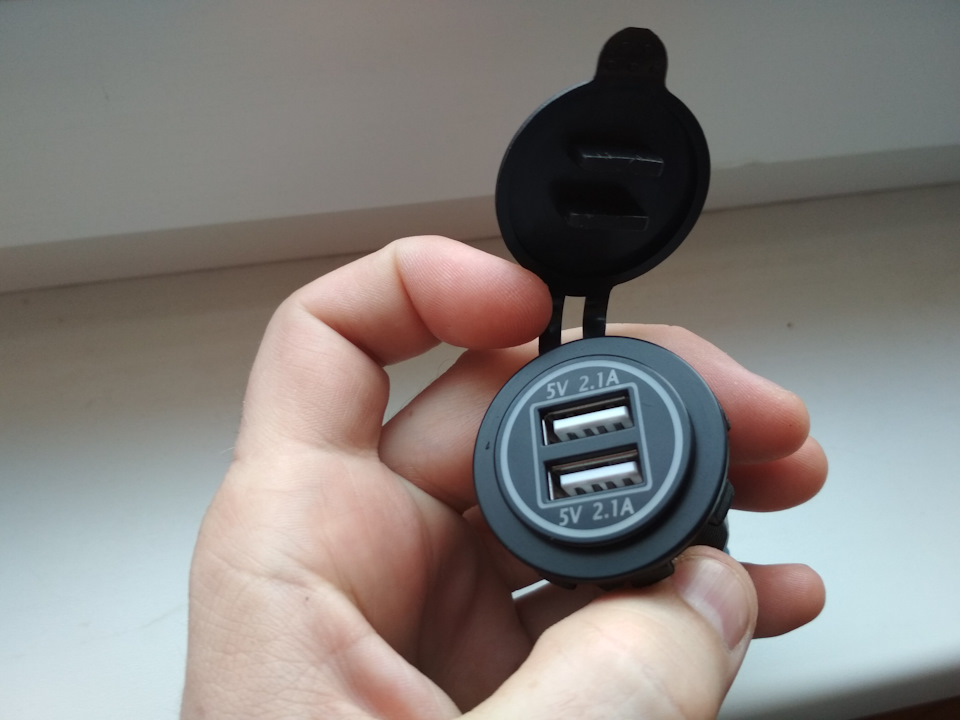 Подвійна USB зарядка для мого Місяця 2