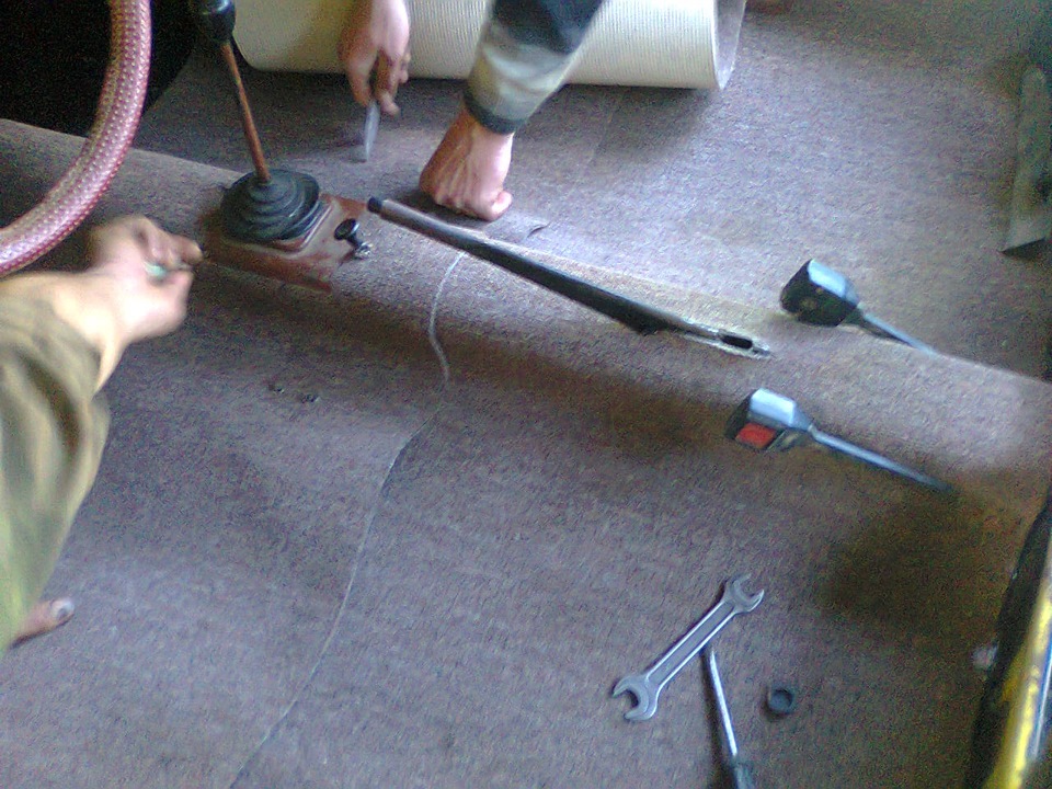 Постелив ковролін 2