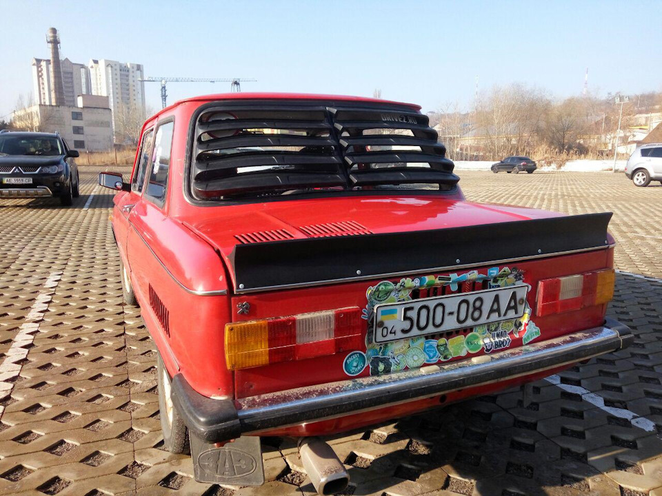 Грати на заднє скло 1
