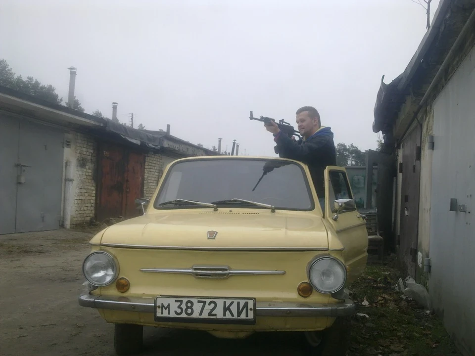 Кілька осінніх фоток з Дружком , калашем та мною))