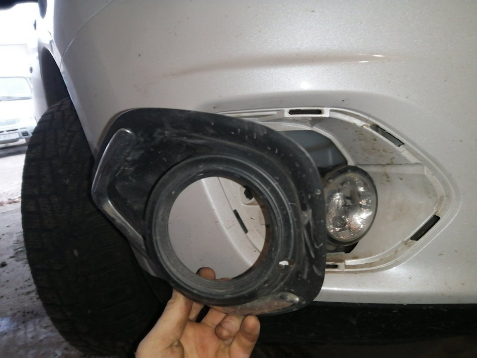 заміна насоса омивача скла Mitsubishi ASX і заз. 4
