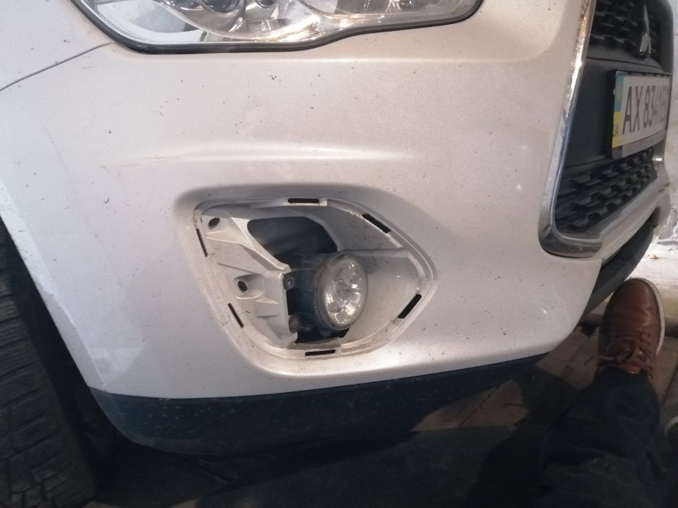 заміна насоса омивача скла Mitsubishi ASX і заз. 3