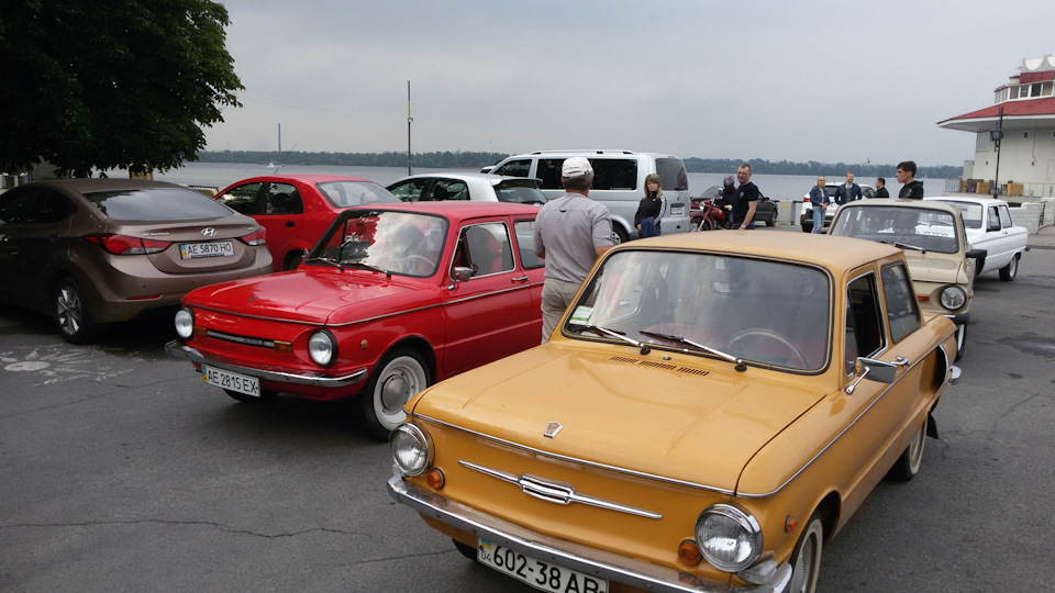 Пробіг на підтримку збірної України з футболу, від музею 🚗🚗 MVR Машини Часу 🚗🚗 4