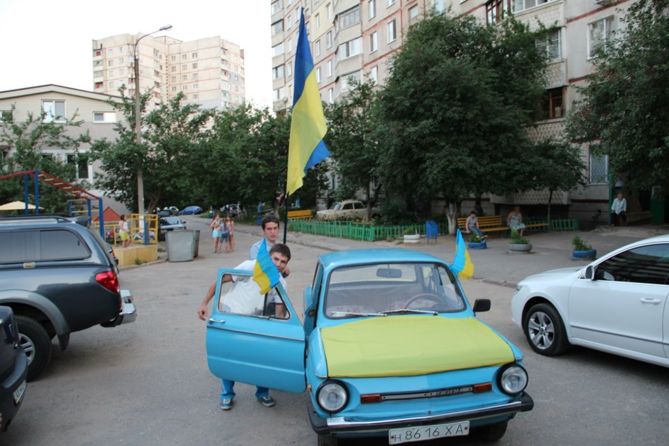 Євро 2012. Останній матч України. Великий телевізор на площі 2