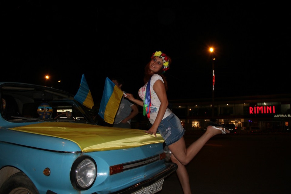 Євро 2012. Останній матч України. Великий телевізор на площі 5