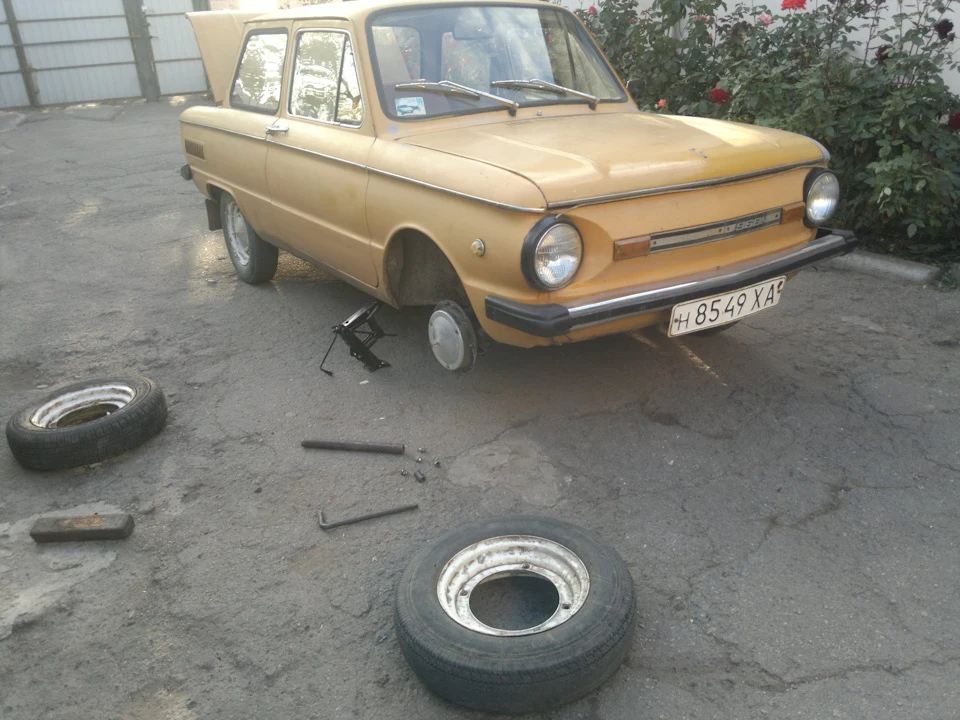 Детальний огляд автомобіля після покупки.