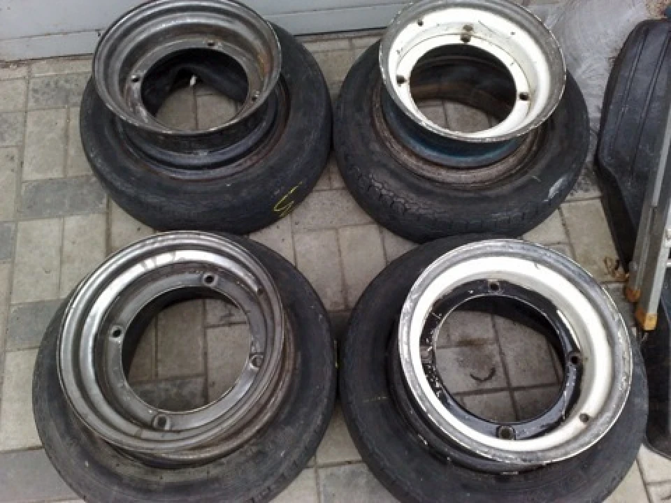 Розвари J8