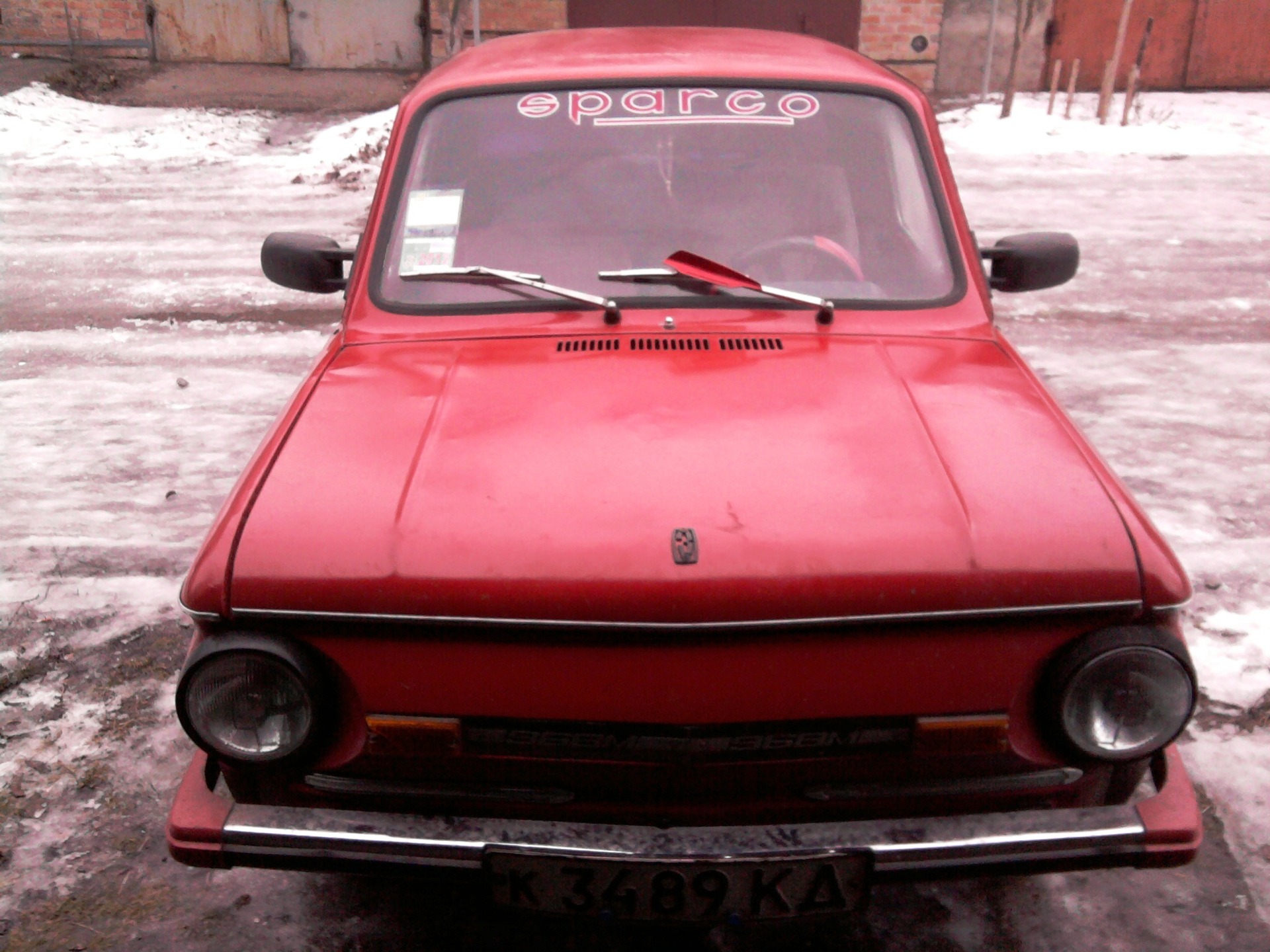 У гаражі 1