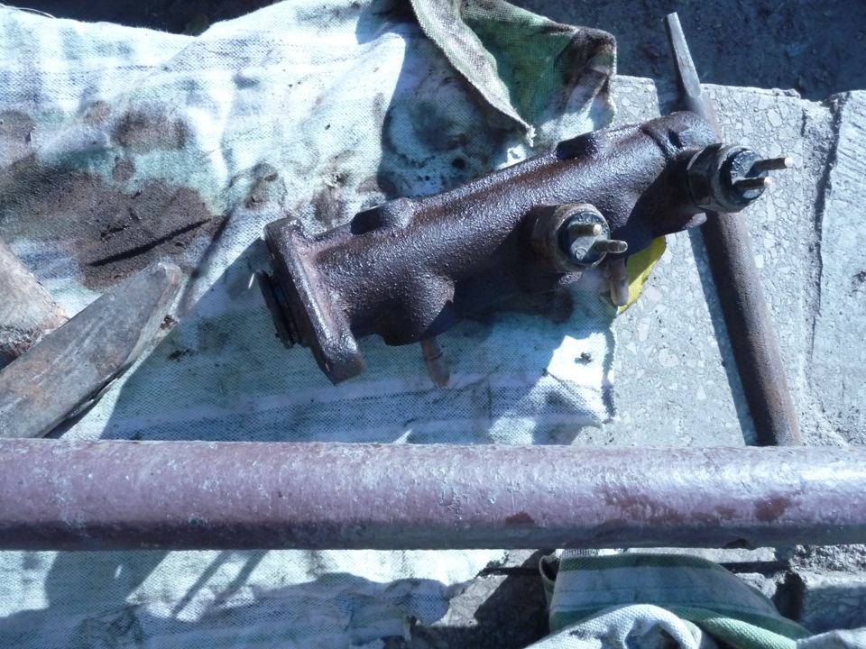 Головний гальмівний циліндр 2