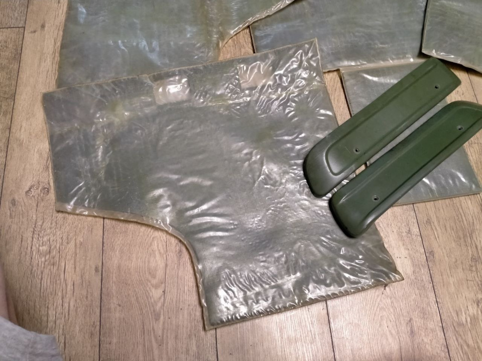 Комплект шумки оливкового кольору + облицювання передніх сидінь 3