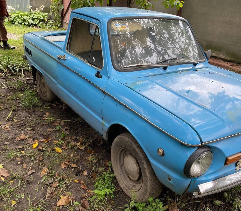 Допоможіть визначити колір 3