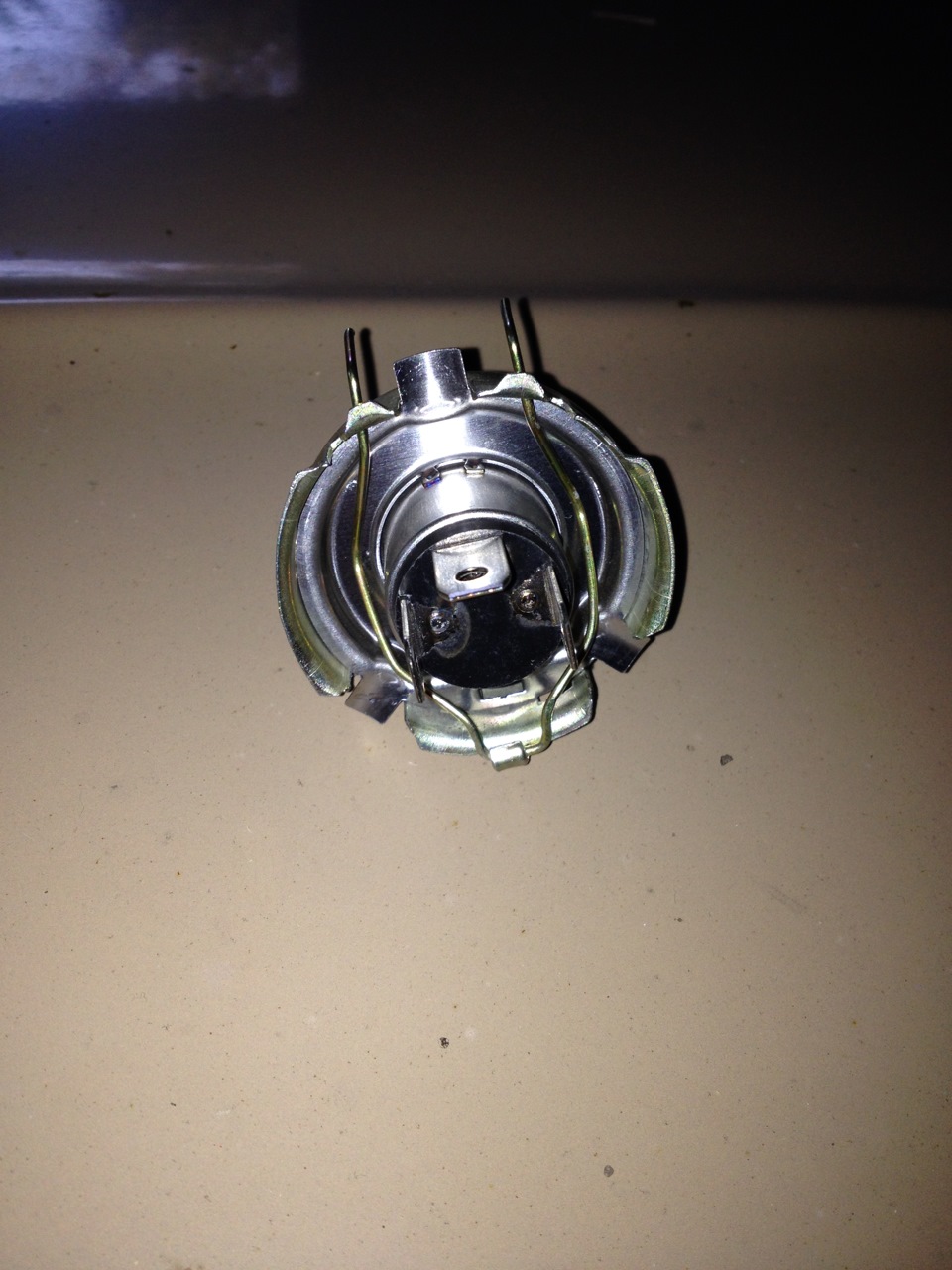 Установка ламп PHILIPS H4 60\65 W 5