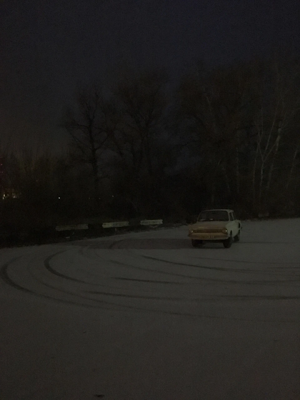 Не хочу я їхати, хочу щоб ти робив мене вічно))