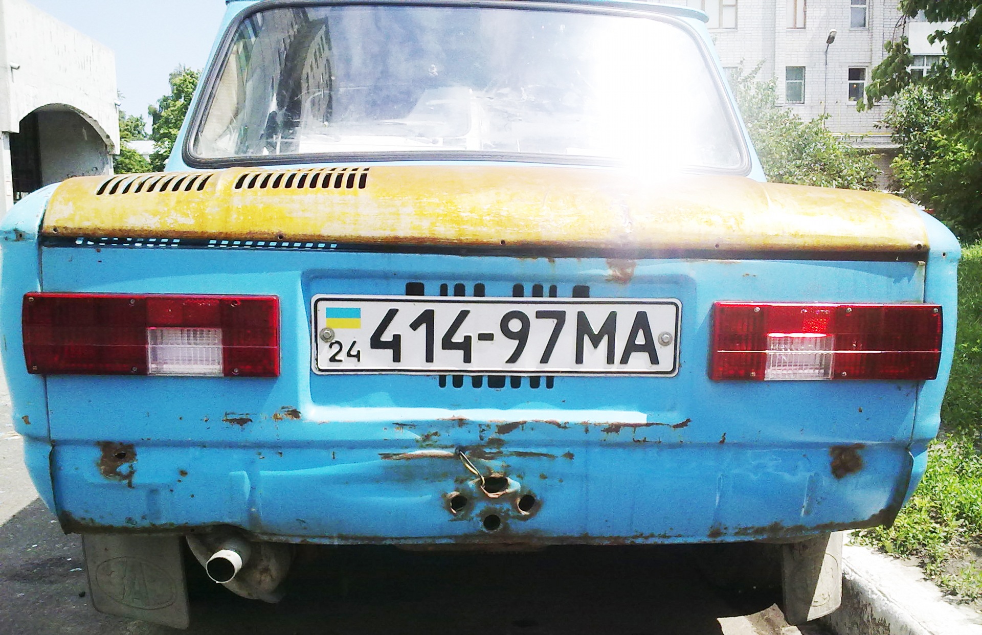 Відлакував задні ліхтарі 4