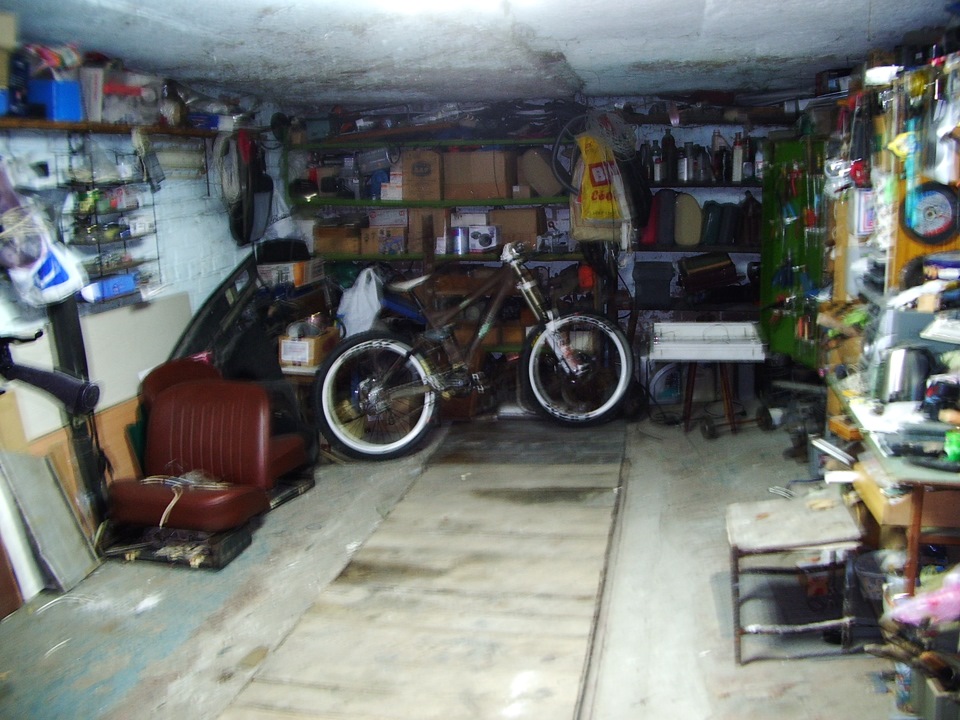 Срач в гараже 2