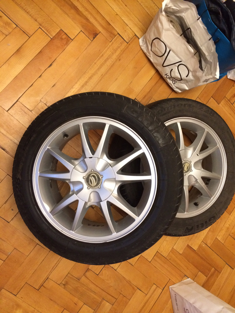 Авто продано. Залишилися ніштячки:) 1