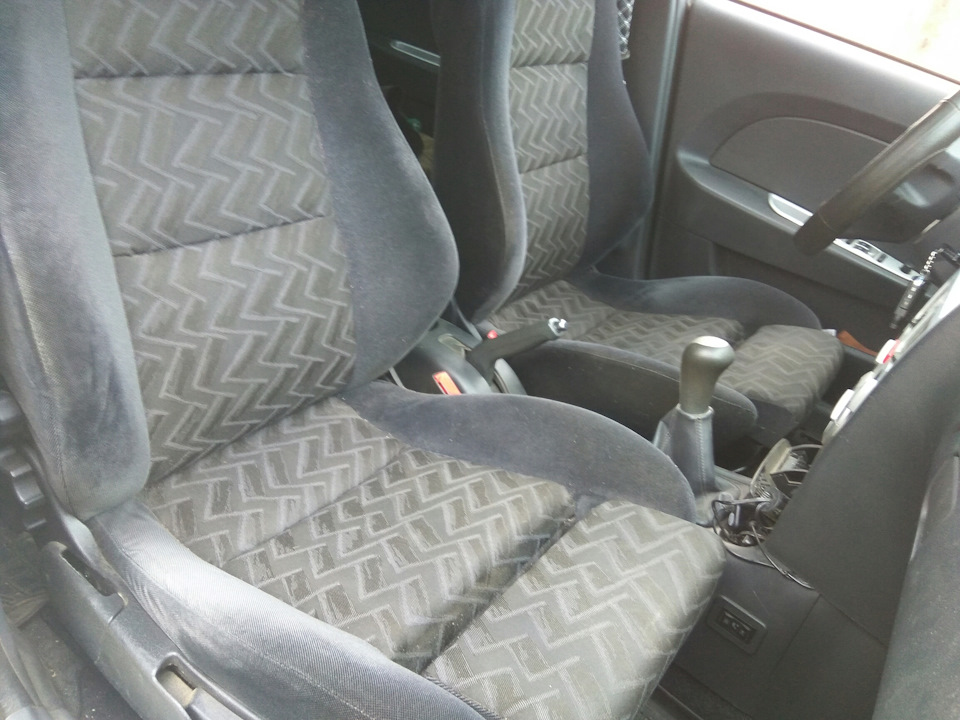 Сидіння Recaro 2