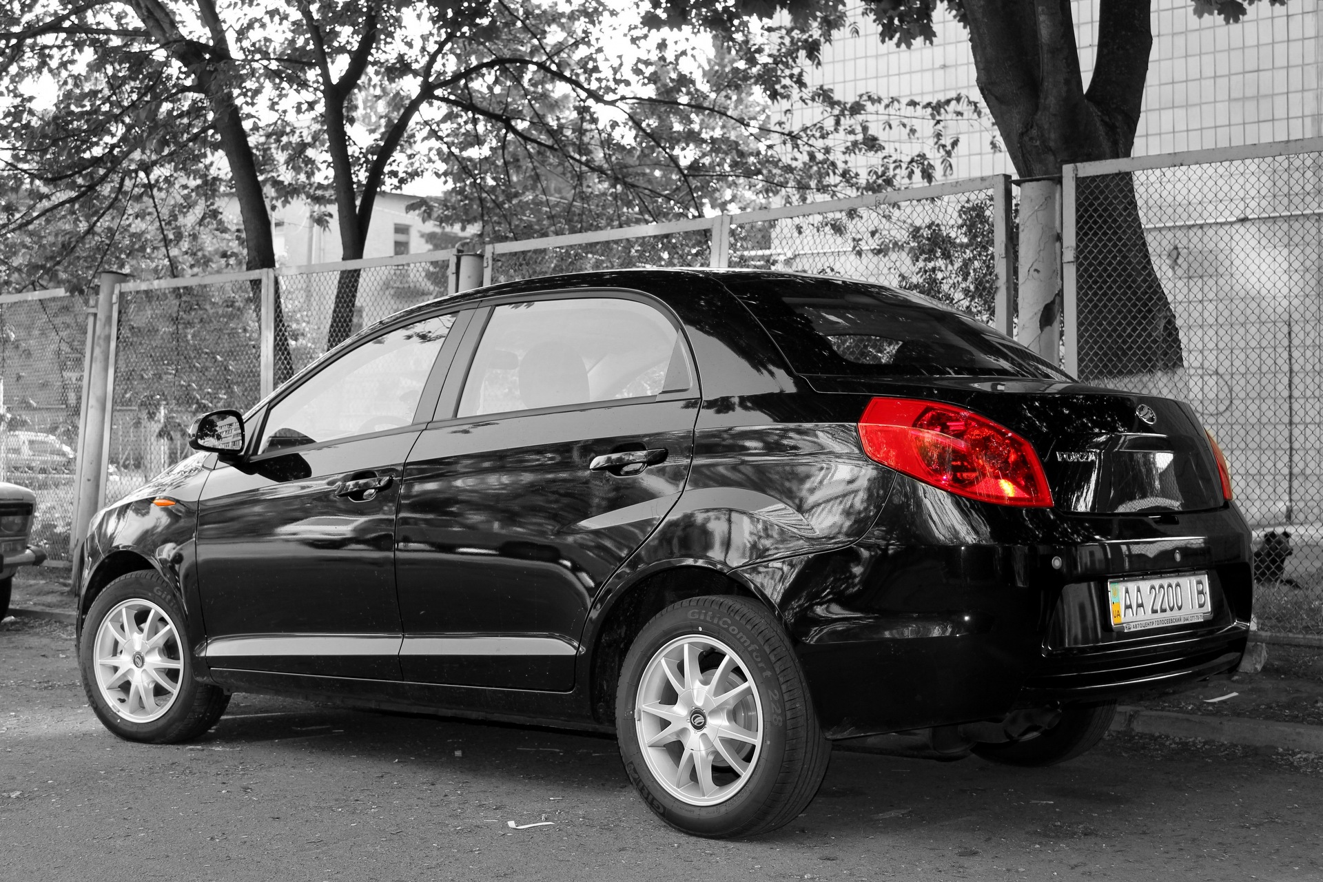 Автомобіль у профіль 4