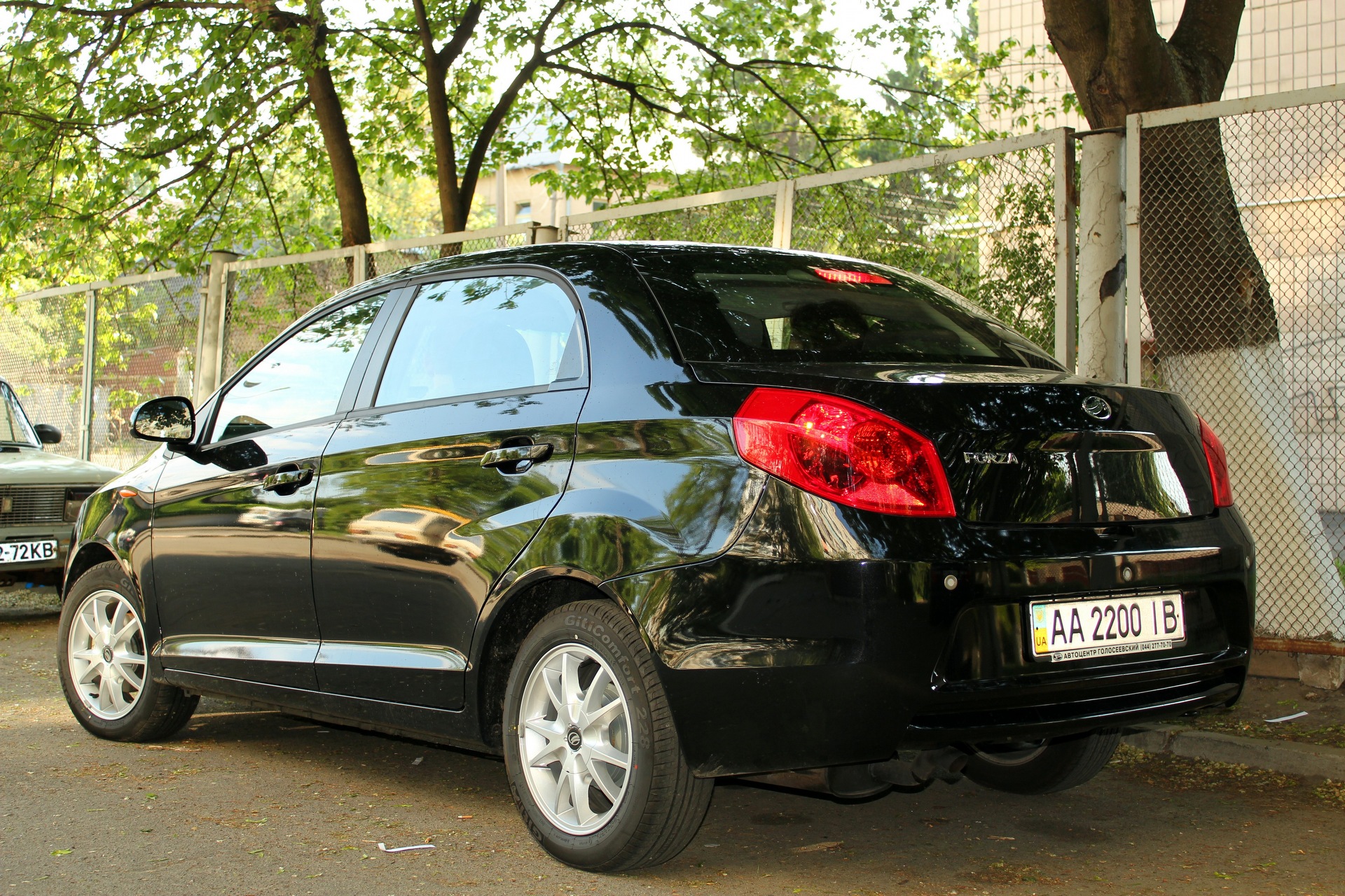 Автомобіль у профіль 3