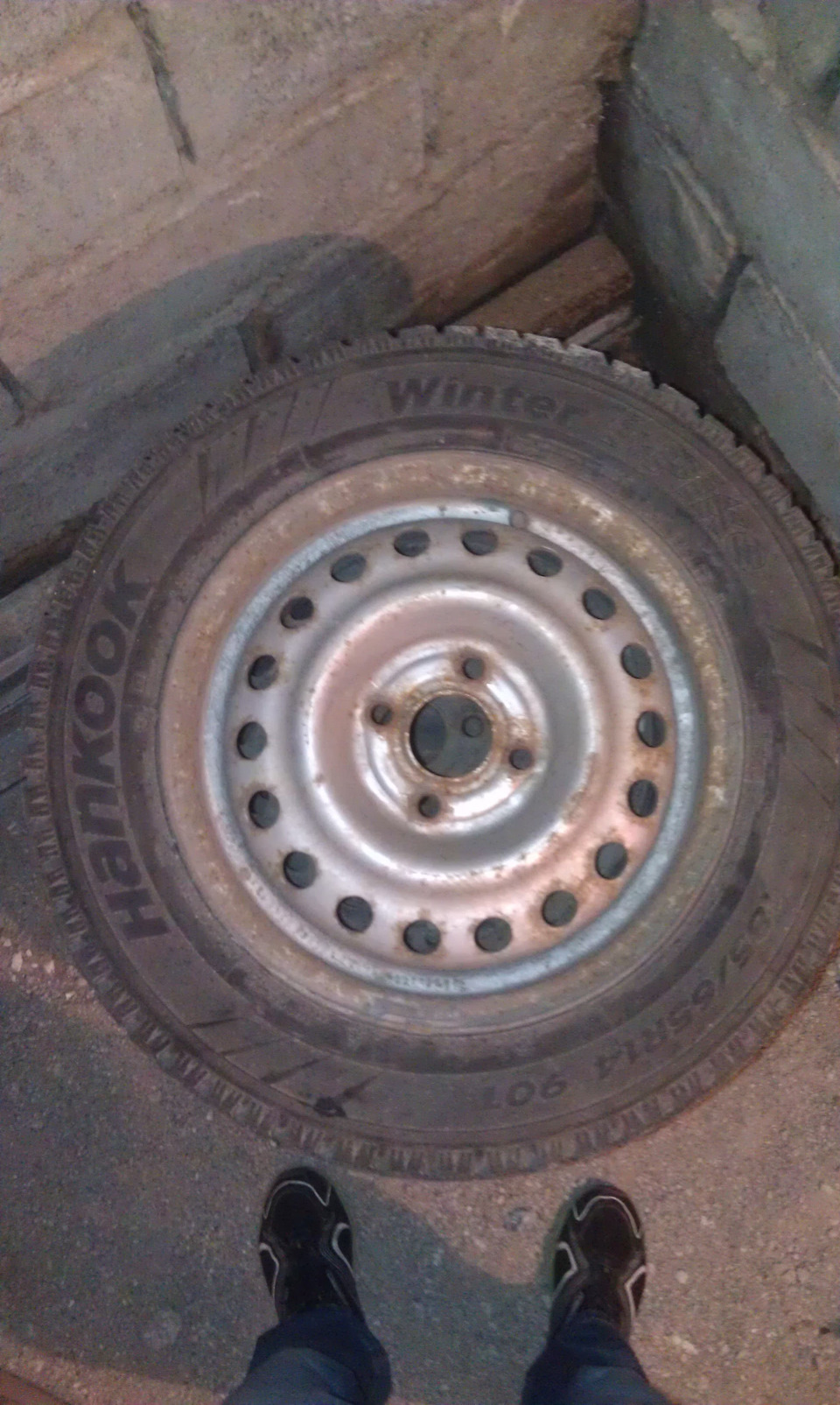 Продам зимову гуму HANKOOK Winter 2
