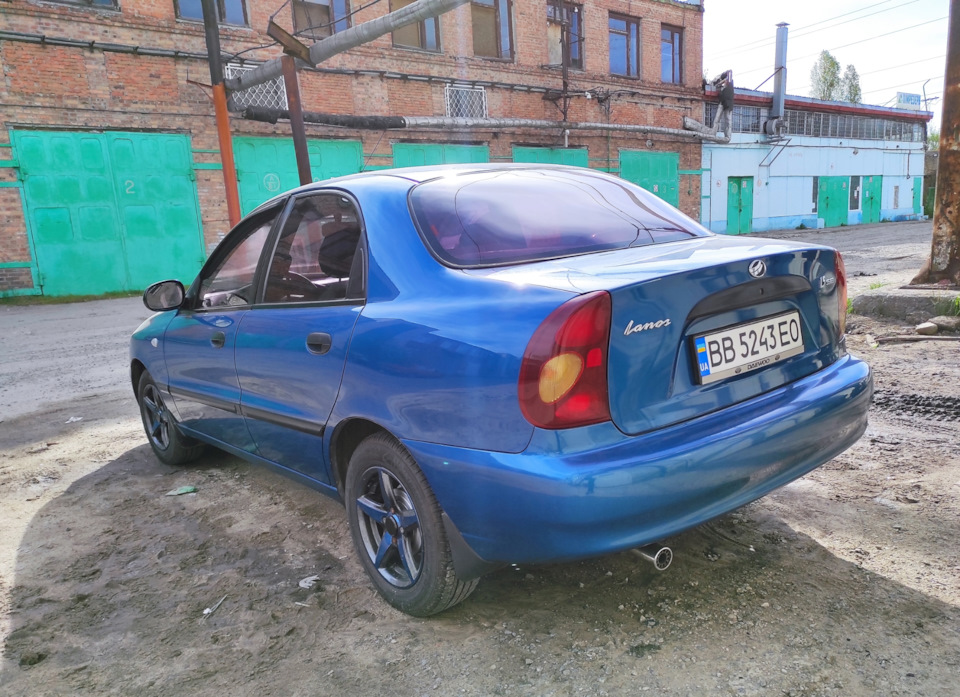 Продам машинку 5