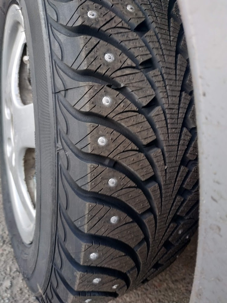 Zima 185/65/14 Sava Eskimo Stud 2