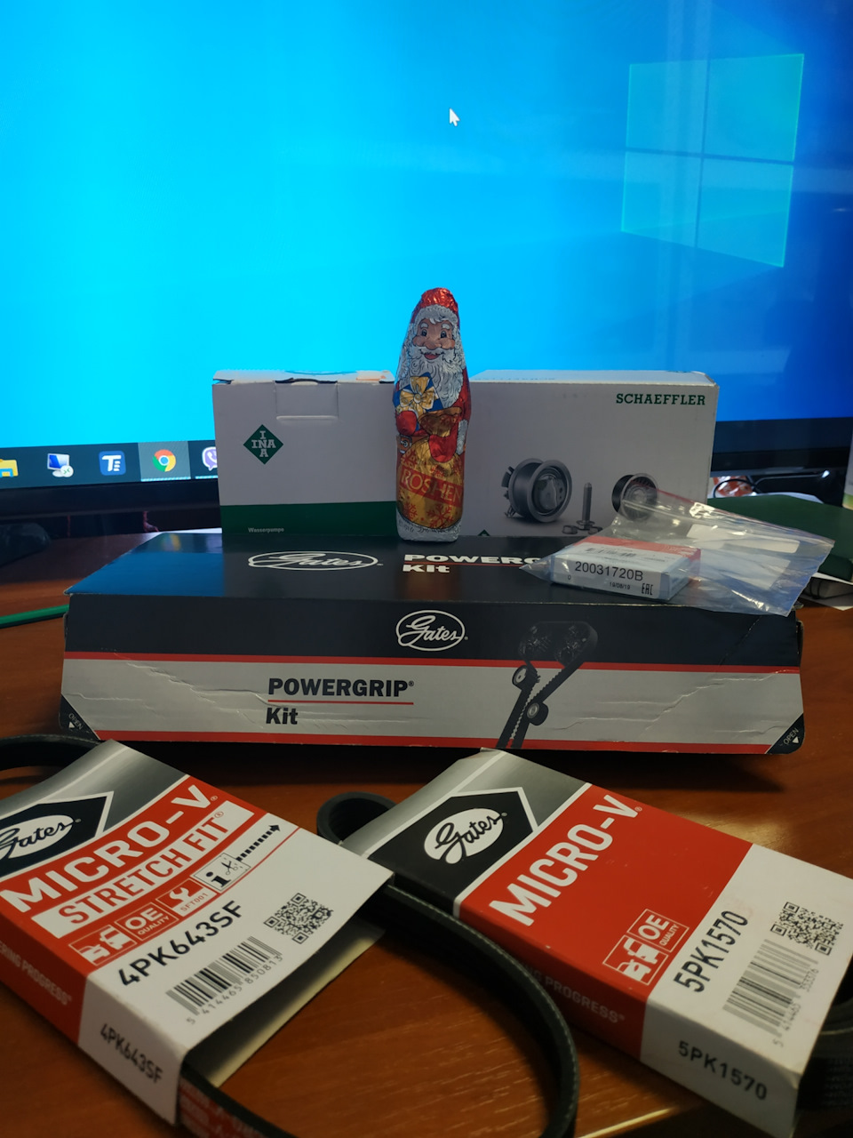 Святковий параноїк🎅 1