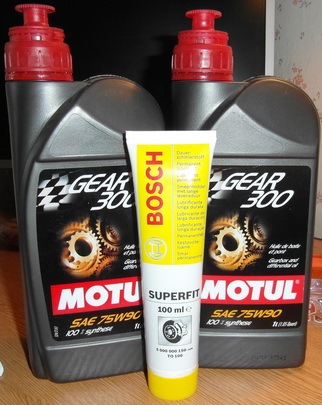Масло motul gear 300 75w-90 і мастило напрямних. 1
