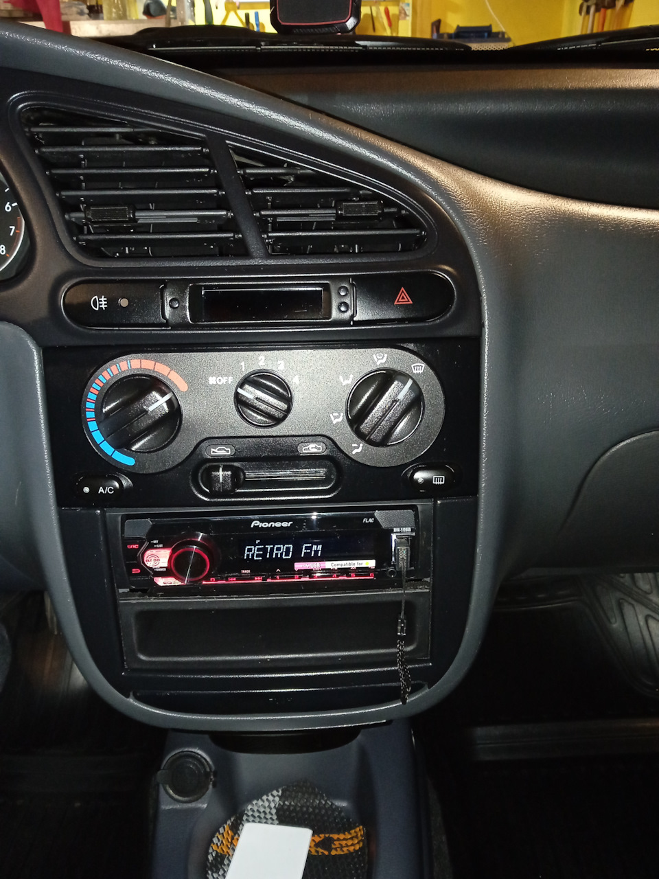 Нова магнітола Pioneer MVH-S120UB 5