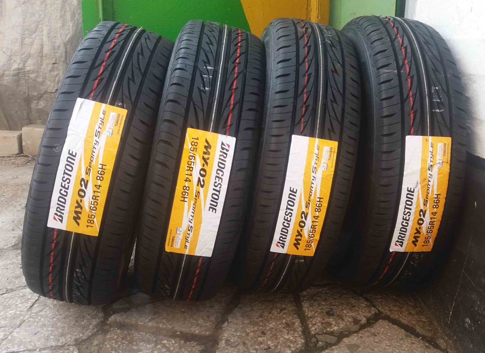 Заміна літніх шин Bridgestone 4