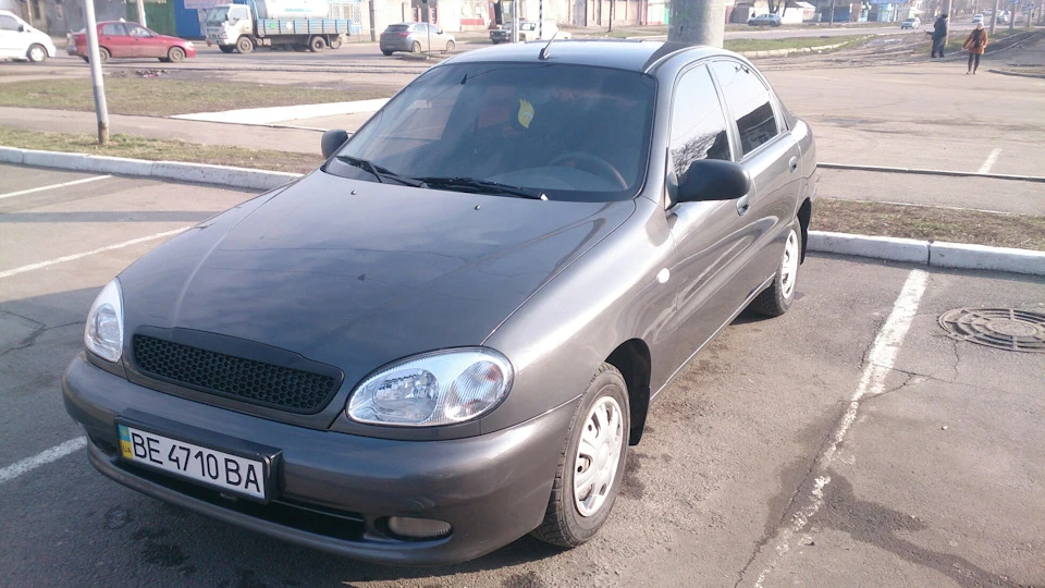 Рішітка радіатора.Рамки номера.Білі повторювачі.Шильд GM.
