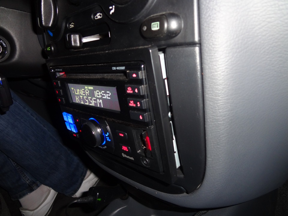 ГУ СD-ресивер Alpine CDE-W235BT 4