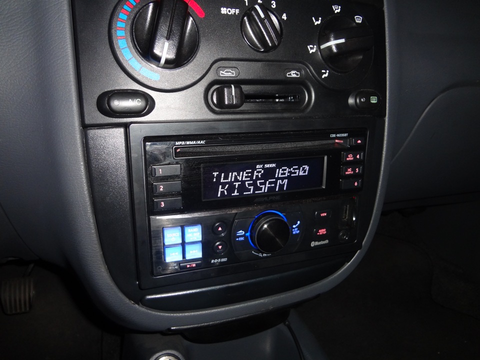 ГУ СD-ресивер Alpine CDE-W235BT 2